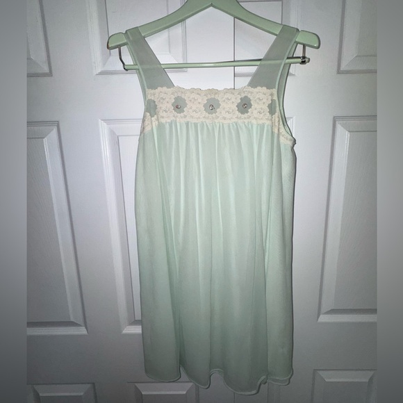 1960’s Mint Green Chiffon Peignoir Set | Lace Nylon Nightgown & Robe |Sears - Picture 8 of 11